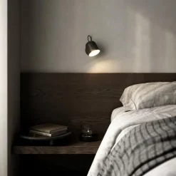 Hot DFTP Angle vegglampe med USB - Svart