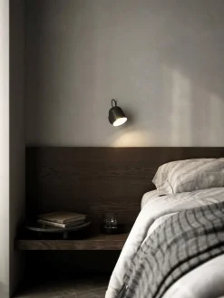 Hot DFTP Angle vegglampe med USB - Svart