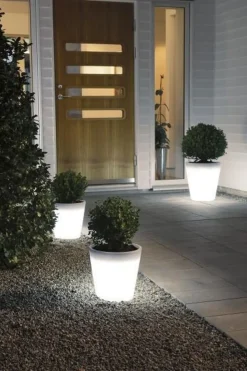 Konstsmide Assisi blomsterpotte liten LED plast trafo IP44 Hvit