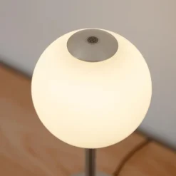Umage Audrey bordlampe med USB-C