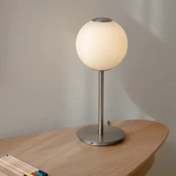 Umage Audrey bordlampe med USB-C