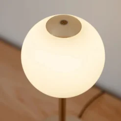 Umage Audrey bordlampe med USB-C