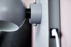 Hot Frandsen Ball vegglampe m/USB Svart