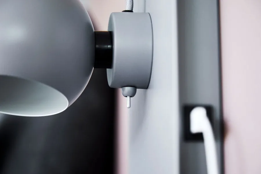 Hot Frandsen Ball vegglampe m/USB Svart