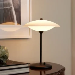 Discount Halo Designs Baroni bordlampe - Matt Svart/Hvit Svart / Opal