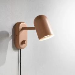 Hot Northern Buddy vegglampe