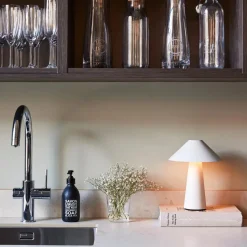 Clearance Globen Lighting Cannes oppladbar bordlampe Burgunder