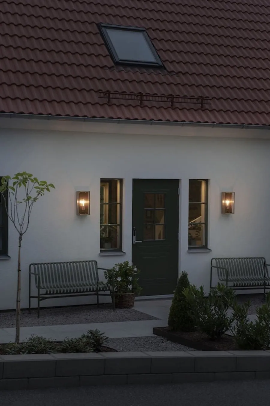 Konstsmide Carpi vegglampe utendørs H40 cm IP44 - Svart/Messing Svart / Messing