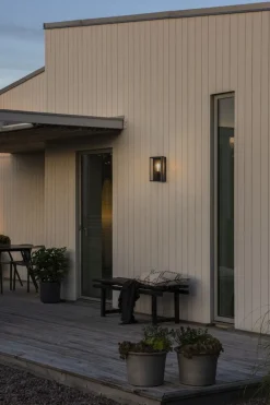 Discount Konstsmide Carpi vegglampe utendørs IP44 - Svart/Messing Svart / Messing