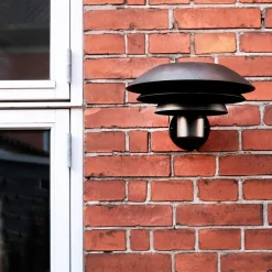 Online Dyberg Larsen DL31 utendørs vegglampe IP44 - Svart