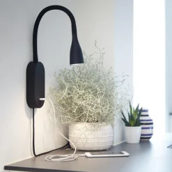 Discount Nielsen Light Eye vegglampe 5 watt dimbar m/ USB - Svart