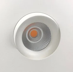 Online NorDesign Georgia 360 lavtbyggende downlight firkantet 7W 2700K RA97 Dimbar IP44 - Hvit