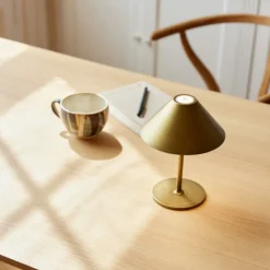Online Halo Designs Hygge bordlampe 15 oppladbar - Antikk Messing