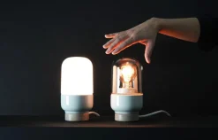 New Ifø Electric Ifø Ohm 100 / 190 bordlampe Svart / Opal glass