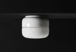 Outlet Ifø Electric Ifø Ohm 140/115 tak/vegg 10W led dimbar IP44 - 2700K - /Opal glass Hvit