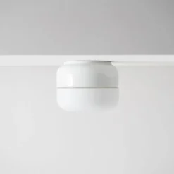 Outlet Ifø Electric Ifø Ohm 140/115 tak/vegg 10W led dimbar IP44 - 2700K - /Opal glass Hvit