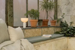 Outlet New Works Kizu Portable bordlampe - marmor Hvit