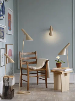 Outlet Louis Poulsen AJ bordlampe