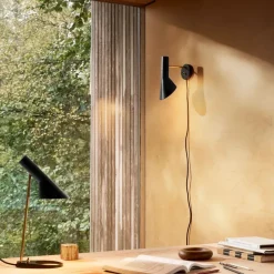 Clearance Louis Poulsen AJ Vegglampe