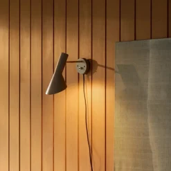 Clearance Louis Poulsen AJ Vegglampe