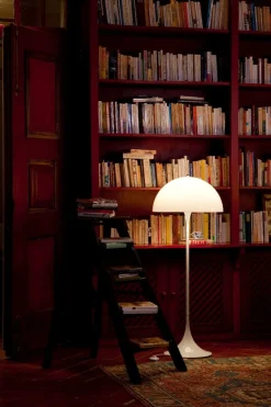 Sale Louis Poulsen Panthella gulvlampe Hvit / Opal