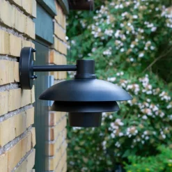 Online Dyberg Larsen Morph D24 utendørs vegglampe IP44