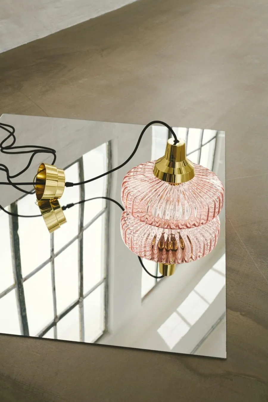 Discount Design by Us New Wave Optic taklampe - Rosa