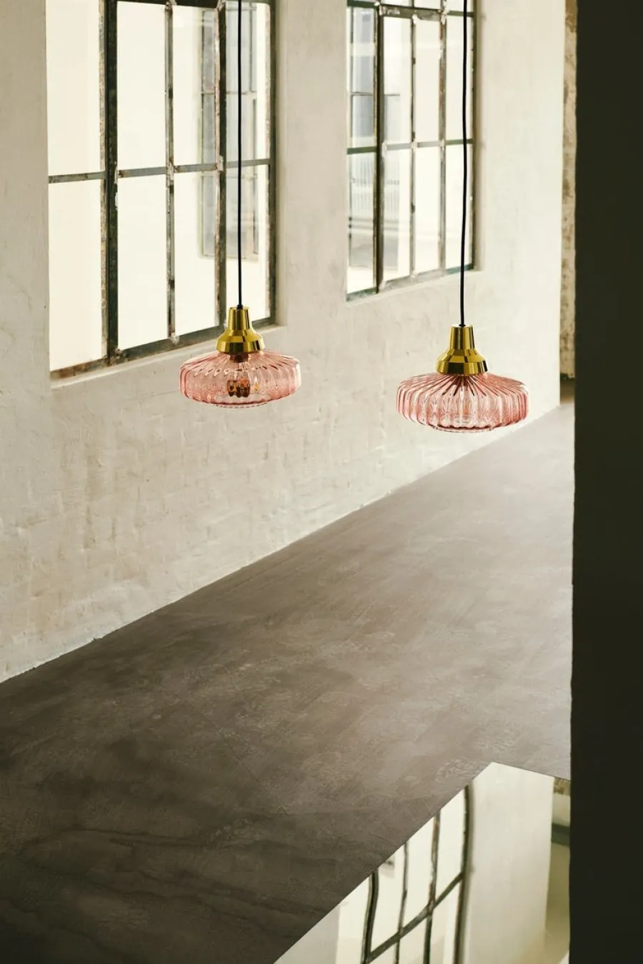 Discount Design by Us New Wave Optic taklampe - Rosa