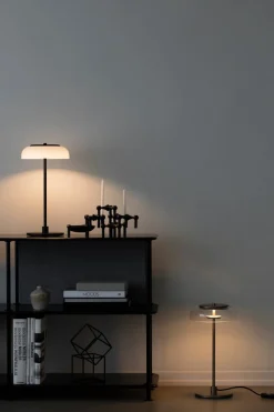 Clearance Nuura Blossi bordlampe Messing / Klar