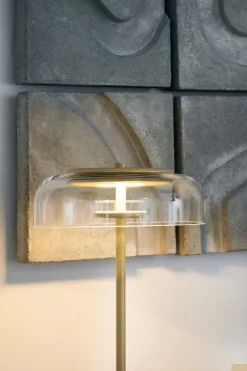 Clearance Nuura Blossi bordlampe Messing / Klar