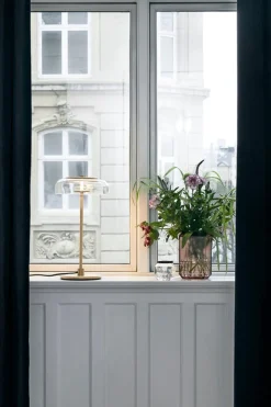 Clearance Nuura Blossi bordlampe Messing / Klar