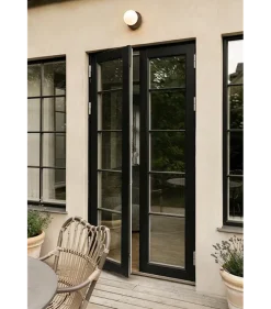 Outlet Nuura Liila 1 utendørslampe - mørk bronse/opal Bronse / Opal