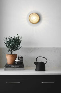 Outlet Nuura Liila 1 vegglampe/taklampe - medium - nordic gold / optikk Bronse / Messing
