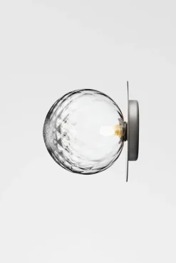 Outlet Nuura Liila 1 vegglampe/taklampe - large - light silver/optic glass Krom