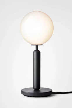Hot Nuura Miira bordlampe Svart / Opal