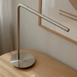 New Umage Omni bordlampe
