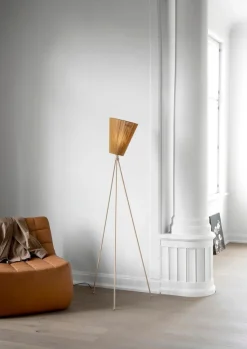 Northern Oslo Wood gulvlampe beige med skjerm
