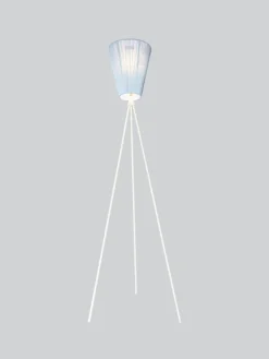 Best Northern Oslo Wood gulvlampe hvit med skjerm