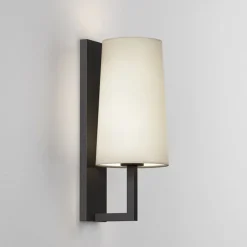 Discount Astro Lighting Riva 350 vegglampe IP44 med skjerm Krom / Hvit