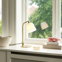 Discount Halo Designs Room 49 bordlampe 40 cm - Opal/Antikk messing Messing / Opal