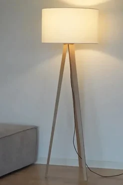 Discount Antidark Silvanus gulvlampe 148 cm Ask