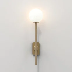Hot Astro Lighting Tacoma Single Grande vegglampe IP44 Messing / Opal