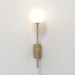 Hot Astro Lighting Tacoma Single Grande vegglampe IP44 Messing / Opal