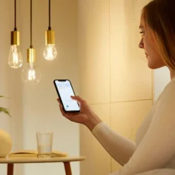 Hot WiZ E27 Lyspære filament A60 6,7W Wifi - Justerbar fargetemperatur 2700-6500 Kelvin