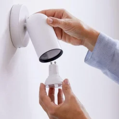 Outlet WiZ GU10 Lyspære 4,9W Wifi - Justerbar fargetemperatur 2700-6500 Kelvin